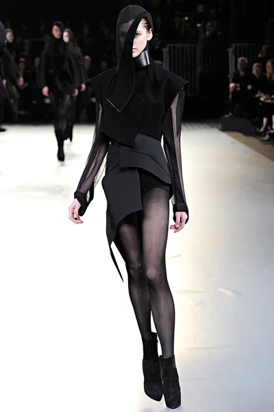 Look 37